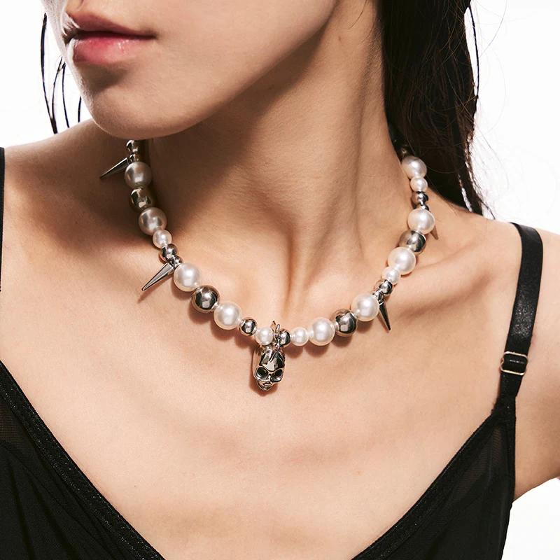 Beaded Siren Skull Necklace - Image 6