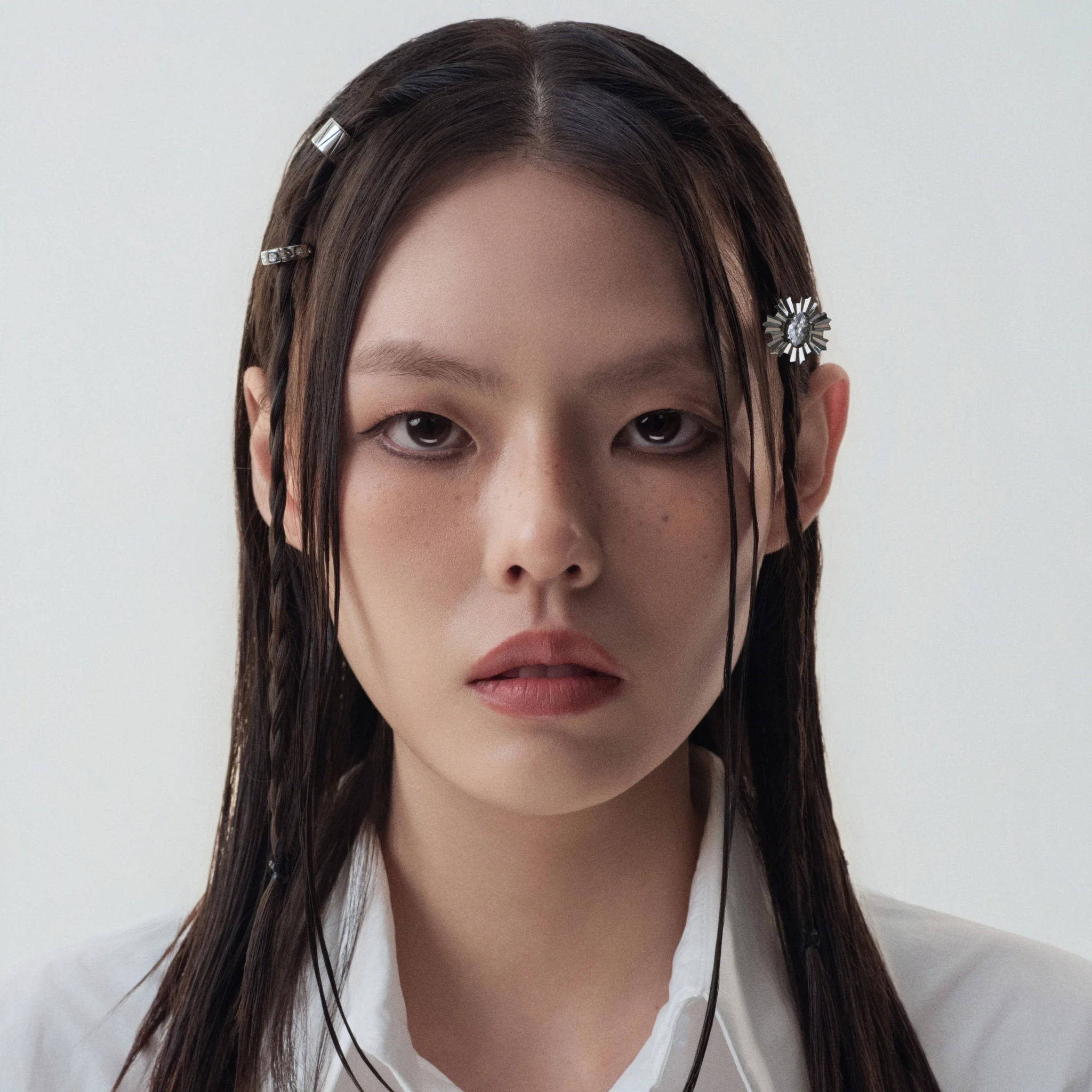 Cornflower Emblem Stacking Hair Buckle Set - Image 4